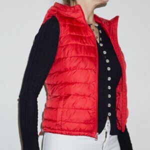 Hollister Puffer Vest Size Small Red